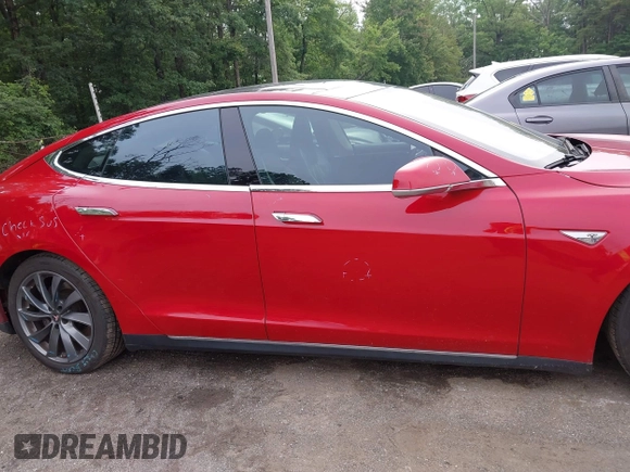 2013 Tesla Model S Performance с VIN 5YJSA1DP1DFP10048, выставлен на аукционе IAAI как лот 42523396 с пробегом 135 396 миль миль и . История ставок и продаж доступна на DreamBid. Изображение 12.