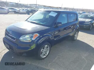 2011 Kia Soul + with VIN KNDJT2A21B7709831, listed as a IAAI auction lot 41685806 with 117,498 mi miles. Bid and sale history available at carsss.com. Image 2.