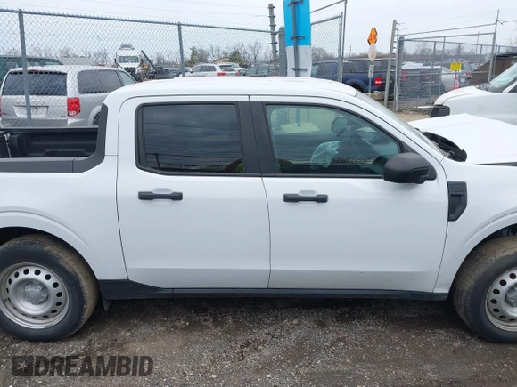 2022 Ford Maverick XL z VIN 3FTTW8F96NRA26190, wystawiony jako IAAI lot #41780843 z przebiegiem 61 539 mil mil oraz . Historia ofert i sprzedaży dostępna na DreamBid. Obrazek 14.