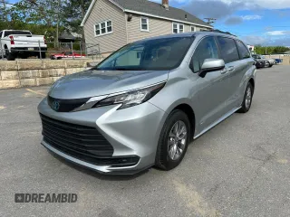 2021 Toyota Sienna LE z VIN 5TDKRKEC6MS024528, wystawiony jako Copart lot #57756295 z przebiegiem 218 460 mil mil oraz Czysty tytuł • Clean title. Historia ofert i sprzedaży dostępna na DreamBid. Obrazek 1.