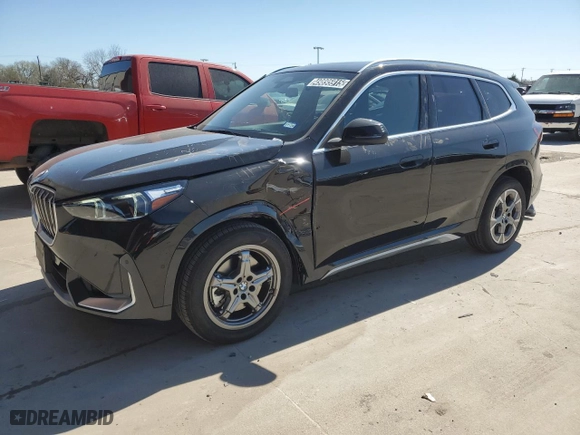 2025 BMW X1 xDrive28i with VIN WBX73EF02S5221151, listed as a Copart auction lot 49895915 with 477 mi miles and Clean Title. Bid and sale history available at carsss.com. Image 1.