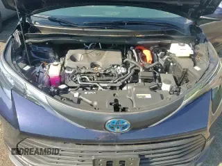 2025 Toyota Sienna XLE with VIN 5TDJSKFC0SS156745, listed as a Copart auction lot 61695405 with 3,935 mi miles and Salvage title. Bid and sale history available at DreamBid. Image 16.