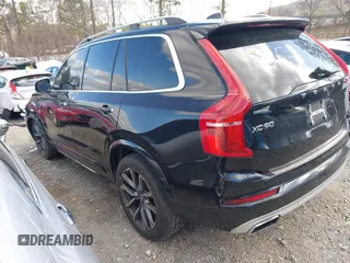 2017 Volvo XC90 Momentum с VIN YV4A22PK7H1111553, выставлен на аукционе IAAI как лот 41822397 с пробегом 123 888 миль миль и . История ставок и продаж доступна на DreamBid. Изображение 3.