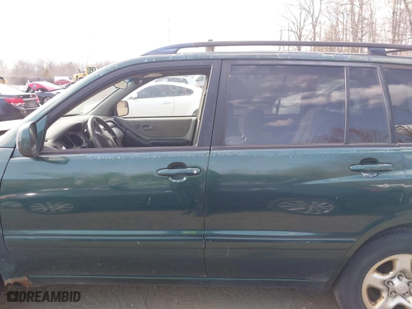 2001 Toyota Highlander with VIN JTEGF21A210024068, listed as a IAAI auction lot 41821786 with 317,494 mi miles. Bid and sale history available at carsss.com. Image 14.
