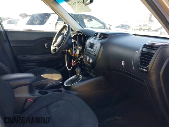2014 Kia Soul with VIN KNDJN2A27E7082406, listed as a IAAI auction lot 41809333 with 100,227 mi miles. Bid and sale history available at carsss.com. Image 5.