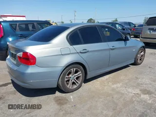 2008 BMW 3 Series 328i с VIN WBAVA375X8NL44470, выставлен на аукционе IAAI как лот 42677310 с пробегом 184 171 миль миль и . История ставок и продаж доступна на DreamBid. Изображение 4.