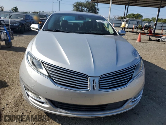 2014 Lincoln MKZ Hybrid z VIN 3LN6L2LU7ER821918, wystawiony jako Copart lot #60754555 z przebiegiem 128 295 mil mil oraz Szkoda całkowita • Salvage title. Historia ofert i sprzedaży dostępna na DreamBid. Obrazek 5.