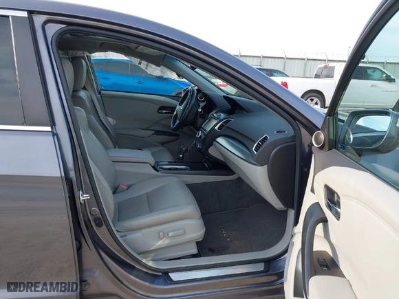 2017 Acura RDX w/Technology Pkg with VIN 5J8TB3H56HL022055, listed as a IAAI auction lot 41508565 with 71,162 mi miles. Bid and sale history available at carsss.com. Image 5.