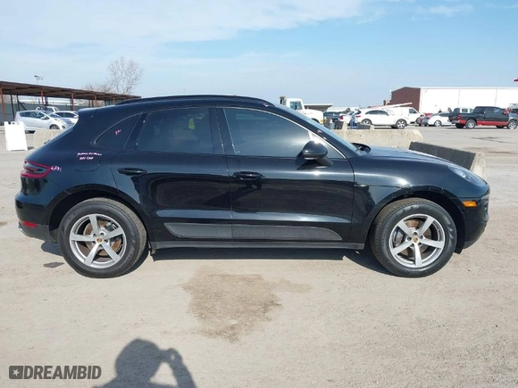 2018 Porsche Macan with VIN WP1AA2A54JLB01757, listed as a IAAI auction lot 41560853 with 98,815 mi miles. Bid and sale history available at carsss.com. Image 13.