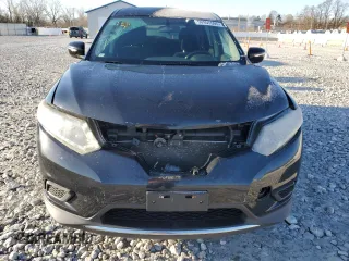 2015 Nissan Rogue SV z VIN 5N1AT2MK8FC857267, wystawiony jako Copart lot #50955595 z przebiegiem 191 709 mil mil oraz Czysty tytuł • Clean title. Historia ofert i sprzedaży dostępna na DreamBid. Obrazek 5.