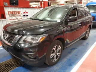 2019 Nissan Pathfinder Platinum with VIN 5N1DR2MM2KC604064, listed as a IAAI auction lot 42195643 with 54,981 mi miles and . Bid and sale history available at DreamBid. Image 1.