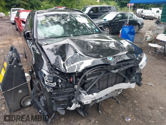 2021 BMW X3 M z VIN 5YMTS0C09M9E42418, wystawiony jako IAAI lot #39904954 z przebiegiem Nie podano mil oraz . Historia ofert i sprzedaży dostępna na DreamBid. Obrazek 6.