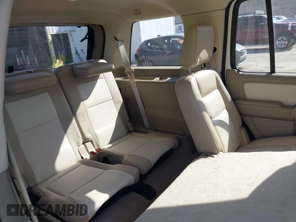 2007 Ford Explorer Limited с VIN 1FMEU75827UB18552, выставлен на аукционе IAAI как лот 41854992 с пробегом 61 979 миль миль и . История ставок и продаж доступна на DreamBid. Изображение 8.