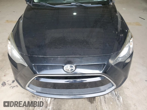 2016 Scion iA z VIN 3MYDLBZV3GY126714, wystawiony jako Copart lot #53955955 z przebiegiem 79 349 mil mil oraz Szkoda całkowita • Salvage title. Historia ofert i sprzedaży dostępna na DreamBid. Obrazek 11.