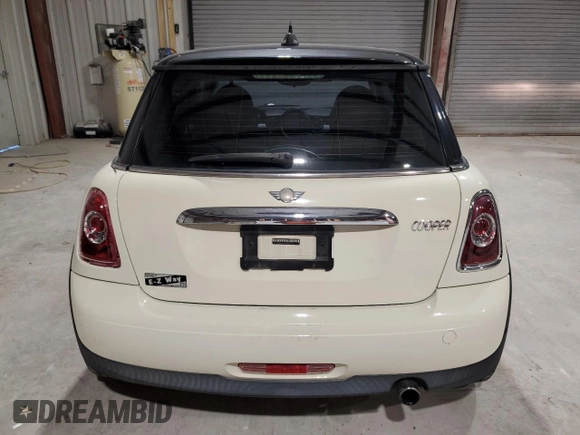2011 MINI Hardtop with VIN WMWSU3C50BT091890, listed as a Copart auction lot 42258465 with 158,903 mi miles and Salvage Title. Bid and sale history available at DreamBid. Image 6.