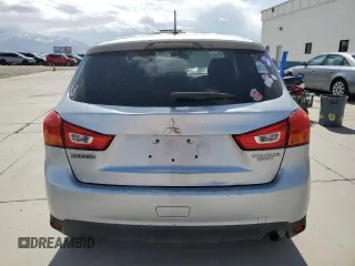 2016 Mitsubishi Outlander ES z VIN JA4AP3AU0GZ049072, wystawiony jako Copart lot #50887785 z przebiegiem 196 419 mil mil oraz Szkoda całkowita • Salvage title. Historia ofert i sprzedaży dostępna na DreamBid. Obrazek 6.