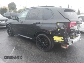 2022 BMW X5 sDrive40i with VIN 5UXCR4C08N9M23772, listed as a IAAI auction lot 41788369 with 33,198 mi miles. Bid and sale history available at carsss.com. Image 3.