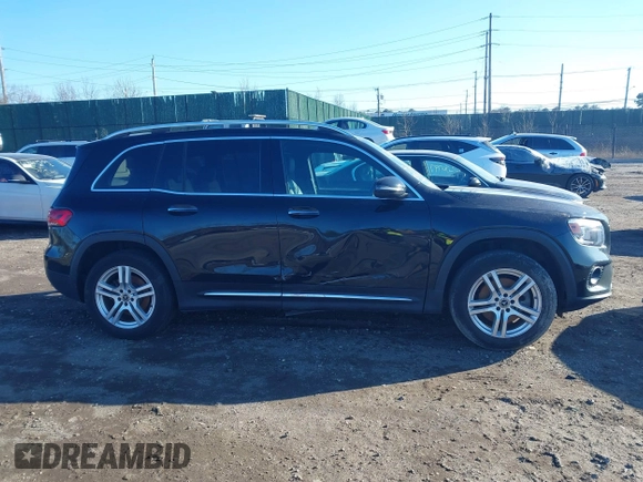 2021 Mercedes-Benz GLB 250 z VIN W1N4M4HB0MW104535, wystawiony jako IAAI lot #41585488 z przebiegiem 33 409 mil mil oraz . Historia ofert i sprzedaży dostępna na DreamBid. Obrazek 13.