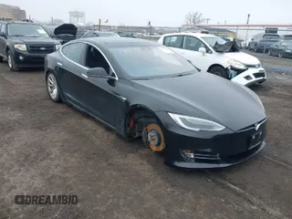 2017 Tesla Model S 100D with VIN 5YJSA1E28HF190911, listed as a IAAI auction lot 41800852 with 101,005 mi miles. Bid and sale history available at carsss.com. Image 1.