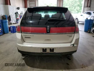2008 Lincoln MKX z VIN 2LMDU88C68BJ18924, wystawiony jako Copart lot #55181105 z przebiegiem 118 699 mil mil oraz Czysty tytuł • Clean title. Historia ofert i sprzedaży dostępna na DreamBid. Obrazek 6.