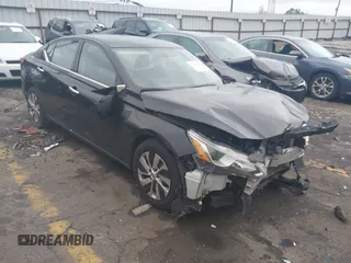2020 Nissan Altima S z VIN 1N4BL4BV8LC221242, wystawiony jako IAAI lot #41945882 z przebiegiem 121 322 mil mil oraz . Historia ofert i sprzedaży dostępna na DreamBid. Obrazek 1.