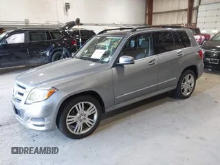 2015 Mercedes-Benz GLK 350 z VIN WDCGG8JB3FG440720, wystawiony jako IAAI lot #42221150 z przebiegiem 31 217 mil mil oraz . Historia ofert i sprzedaży dostępna na DreamBid. Obrazek 2.