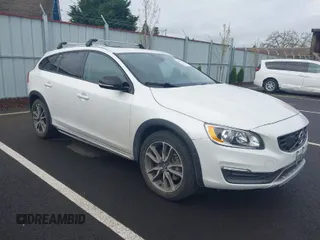 2016 Volvo V60 T5 z VIN YV4612HK7G1018277, wystawiony jako IAAI lot #41993753 z przebiegiem 73 109 mil mil oraz . Historia ofert i sprzedaży dostępna na DreamBid. Obrazek 1.