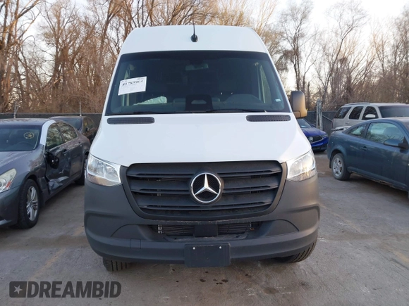 2025 Mercedes-Benz Sprinter Cargo with VIN W1Y4KBHY8ST203488, listed as a IAAI auction lot 41783964 with 1,578 mi miles and . Bid and sale history available at carsss.com. Image 13.