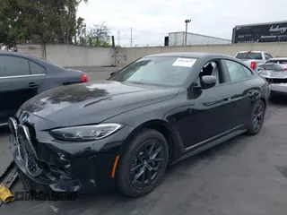 2023 BMW i4 eDrive40 z VIN WBY73AW03PFR16924, wystawiony jako IAAI lot #42034635 z przebiegiem 15 136 mil mil oraz . Historia ofert i sprzedaży dostępna na DreamBid. Obrazek 22.