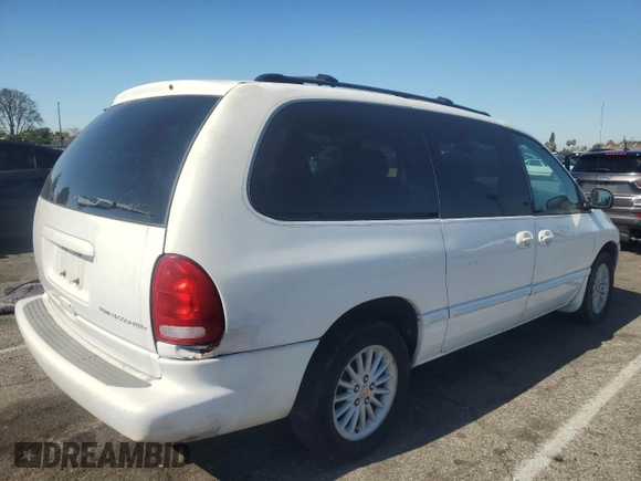 2000 Chrysler Town & Country LX z VIN 1C4GP44R9YB793616, wystawiony jako Copart lot #55903065 z przebiegiem 50 987 mil mil oraz Czysty tytuł • Clean title. Historia ofert i sprzedaży dostępna na DreamBid. Obrazek 3.