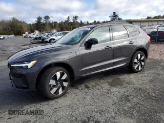 2024 Volvo XC60 Plus Dark Theme с VIN YV4H60DLXR1849191, выставлен на аукционе Copart как лот 50136745 с пробегом 12 752 миль миль и Списание • Salvage title. История ставок и продаж доступна на DreamBid. Изображение 1.