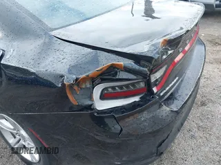 2020 Dodge Charger SXT z VIN 2C3CDXBG6LH188211, wystawiony jako IAAI lot #41699346 z przebiegiem 125 631 mil mil oraz . Historia ofert i sprzedaży dostępna na DreamBid. Obrazek 6.