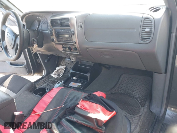 2006 Ford Ranger XL with VIN 1FTZR15E96PA43971, listed as a IAAI auction lot 41464878 with 195,461 mi miles. Bid and sale history available at carsss.com. Image 5.