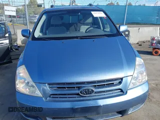 2008 Kia Sedona LX with VIN KNDMB233986218153, listed as a IAAI auction lot 41671096 with 144,933 mi miles. Bid and sale history available at carsss.com. Image 12.