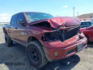 2017 Ram 1500 Express z VIN 1C6RR7KT0HS534278, wystawiony jako IAAI lot #42086941 z przebiegiem 132 986 mil mil oraz . Historia ofert i sprzedaży dostępna na DreamBid. Obrazek 1.
