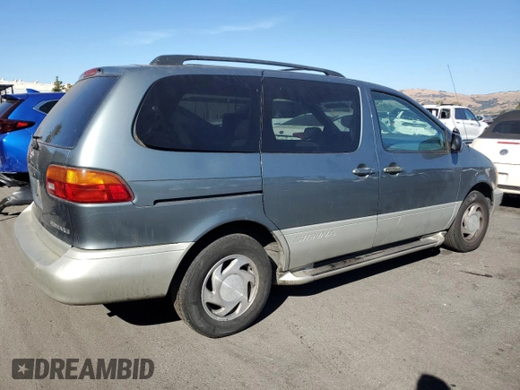 1998 Toyota Sienna LE with VIN 4T3ZF13C5WU085729, listed as a Copart auction lot 77256524 with 161,508 mi miles and Salvage Title. Bid and sale history available at carsss.com. Image 3.
