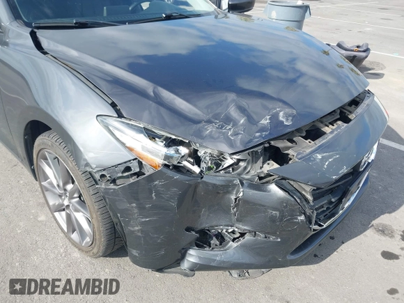 2018 Mazda 3 Touring with VIN 3MZBN1L32JM268582, listed as a IAAI auction lot 42072435 with 61,417 mi miles. Bid and sale history available at carsss.com. Image 6.
