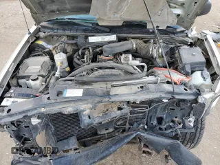 2001 Chevrolet Blazer LS z VIN 1GNCT18W71K130129, wystawiony jako Copart lot #85113764 z przebiegiem 65 992 mil mil oraz Czysty tytuł • Clean title. Historia ofert i sprzedaży dostępna na DreamBid. Obrazek 12.