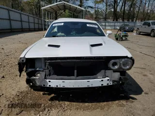 2019 Dodge Challenger SXT z VIN 2C3CDZAG0KH732004, wystawiony jako Copart lot #50786305 z przebiegiem Nie podano mil oraz Nie do naprawy • Non repairable. Historia ofert i sprzedaży dostępna na DreamBid. Obrazek 5.