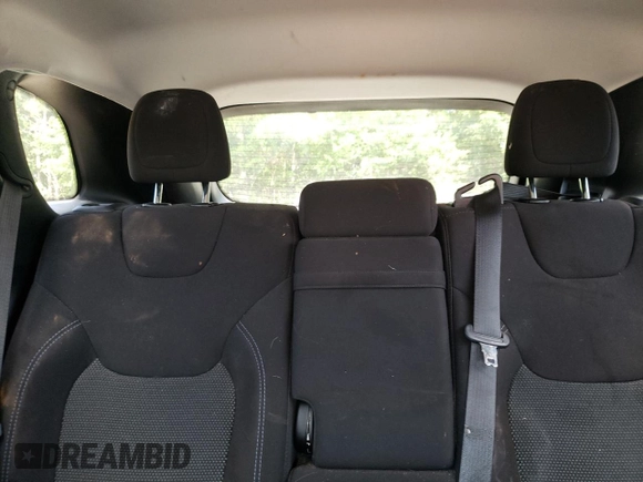2019 Jeep Cherokee Latitude with VIN 1C4PJLCB2KD396146, listed as a Copart auction lot 56387665 with 134,142 mi miles and Clean title. Bid and sale history available at DreamBid. Image 10.