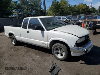 2001 Chevrolet S-10 LS with VIN 1GCCS19531K129710, listed as a Copart auction lot 69585404 with 163,904 mi miles and Salvage Title. Bid and sale history available at DreamBid. Image 4.