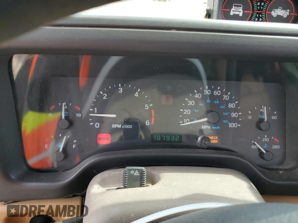 1998 Jeep Wrangler Sahara с VIN 1J4FY49S3WP724645, выставлен на аукционе Copart как лот 51450105 с пробегом 187 932 миль миль и Чистый • Clean title. История ставок и продаж доступна на DreamBid. Изображение 9.