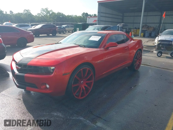 2011 Chevrolet Camaro 1LT z VIN 2G1FB1ED7B9154549, wystawiony jako IAAI lot #42707231 z przebiegiem 235 103 mil mil oraz . Historia ofert i sprzedaży dostępna na DreamBid. Obrazek 2.