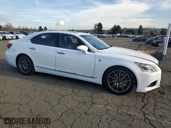 2016 Lexus LS 460 z VIN JTHBL5EF3G5140145, wystawiony jako Copart lot #87555395 z przebiegiem 96 254 mil mil oraz Szkoda całkowita • Salvage title. Historia ofert i sprzedaży dostępna na DreamBid. Obrazek 4.