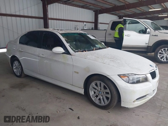 2006 BMW 3 Series 325i with VIN WBAVB17526NK38349, listed as a IAAI auction lot 41510576 with 135,574 mi miles. Bid and sale history available at carsss.com. Image 1.