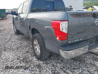 2018 Nissan Titan SV z VIN 1N6AA1EJ0JN518166, wystawiony jako IAAI lot #42124998 z przebiegiem 99 443 mil mil oraz . Historia ofert i sprzedaży dostępna na DreamBid. Obrazek 6.