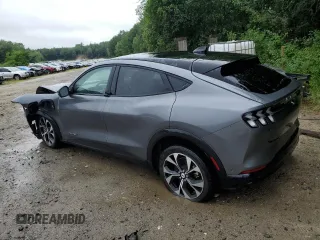 2023 Ford Mustang Mach-E Premium z VIN 3FMTK3SU1PMB05710, wystawiony jako Copart lot #63563905 z przebiegiem 31 951 mil mil oraz Czysty tytuł • Clean title. Historia ofert i sprzedaży dostępna na DreamBid. Obrazek 2.