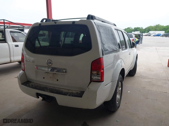 2008 Nissan Pathfinder S with VIN 5N1AR18U68C651436, listed as a IAAI auction lot 41950563 with 320,070 mi miles. Bid and sale history available at carsss.com. Image 4.