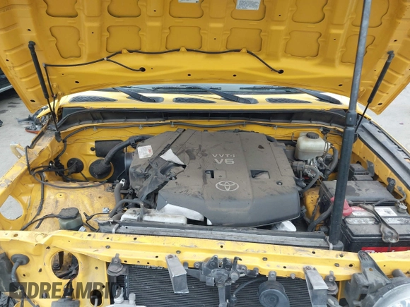 2007 Toyota FJ Cruiser with VIN JTEBU11FX70037231, listed as a IAAI auction lot 42018669 with 129,670 mi miles. Bid and sale history available at carsss.com. Image 10.