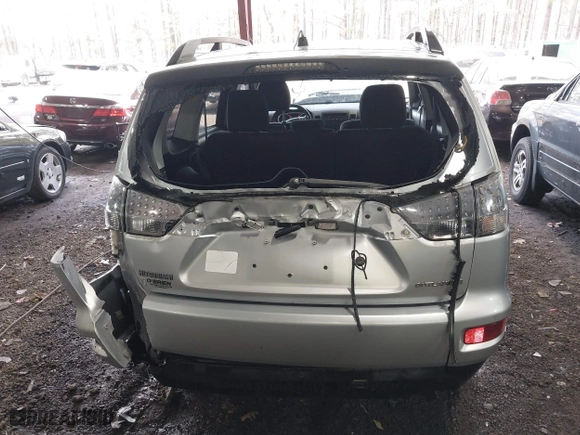 2011 Mitsubishi Outlander ES with VIN JA4AS2AW4BU025549, listed as a IAAI auction lot 41837460 with 98,647 mi miles. Bid and sale history available at carsss.com. Image 16.
